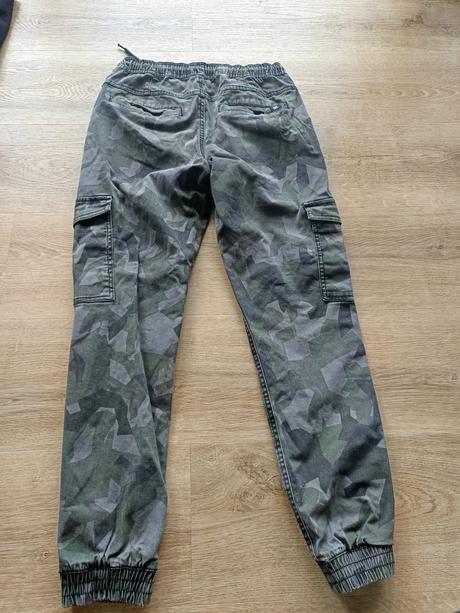 Maskacove nohavice, 158