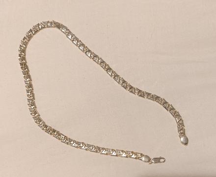 Strieborný náhrdelník, 