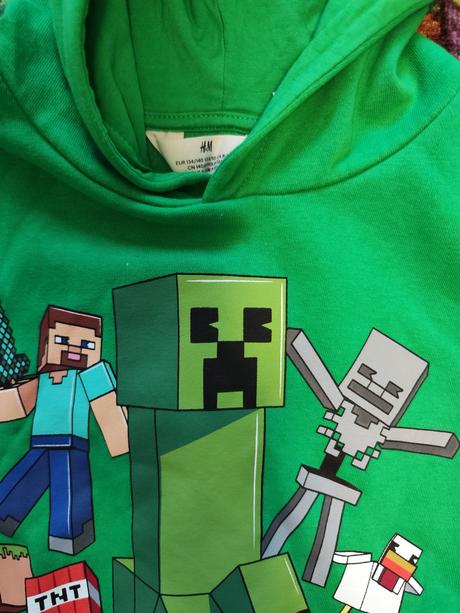 Predam krasnu mikinu minecraft 134/140, h&m,140