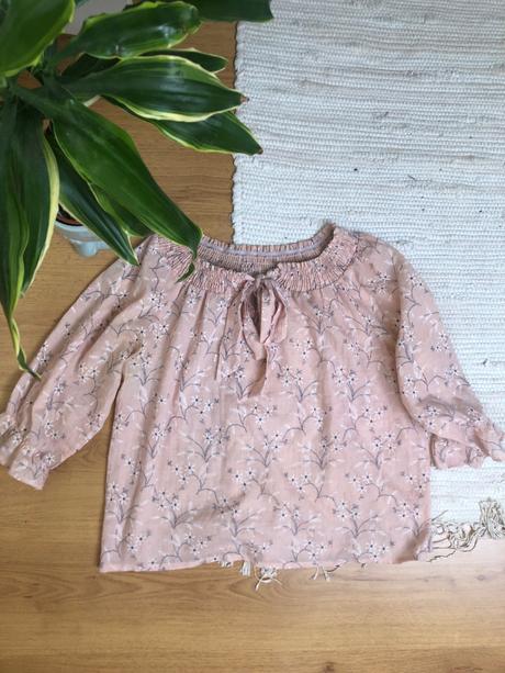 Bledoružová tunika s kvietkami, s