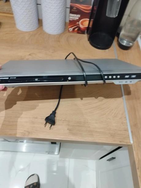 Dvd prehrávač s ovládačom, hyundai