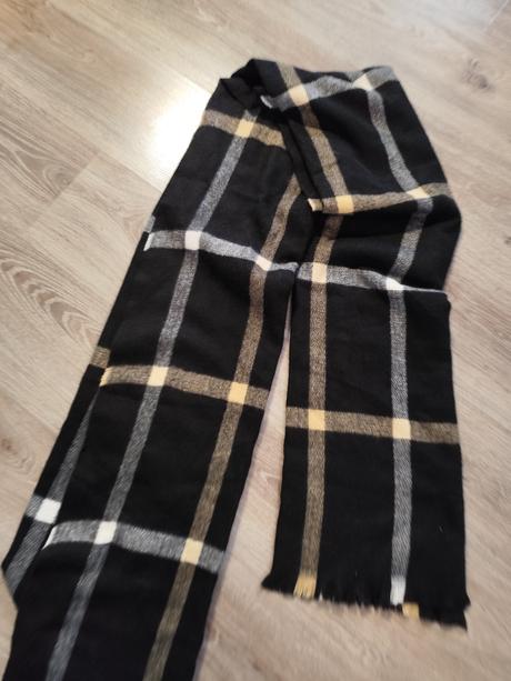 Dámsky šál, reserved