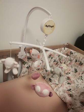 Kolotoč nad postieľku nattou, 