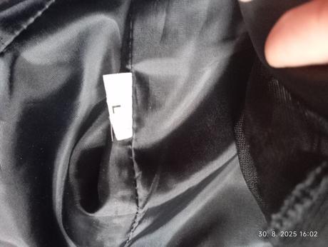 Spoločenské šaty, l