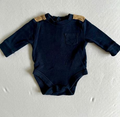 Tmavomodre body, f&f,56