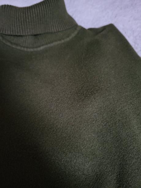 Rolak v zelenej vojenskej farbe, s