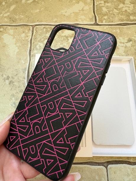 Kryt karl lagerfeld na iphone 11,