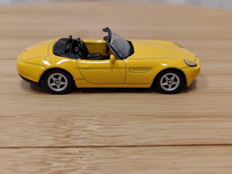 Zb model welly bmw z8 roadster yellow mattel 2010,