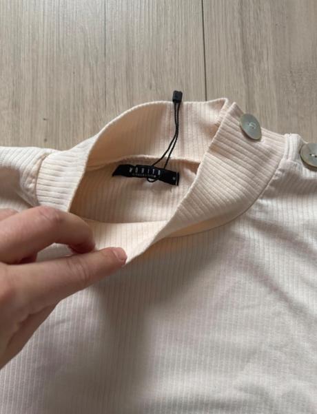 Bežove tričko so stojačikom, mohito,m