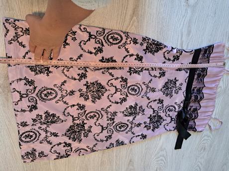 Saténové spoločenské šaty, m