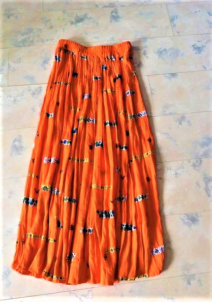 Luxusná dlhšia sukňa, l