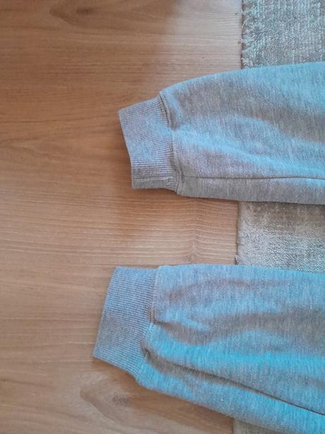 Predám overalové pyžamo, 146