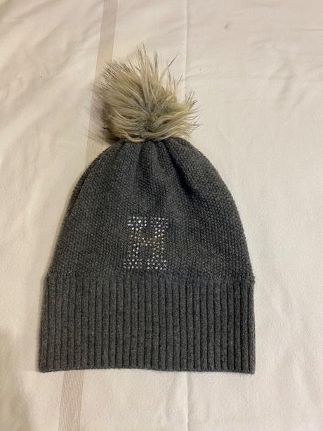 Zimná čiapka s brmbolcom, tommy hilfiger
