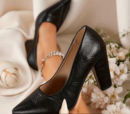 Čierne lodičky, 38