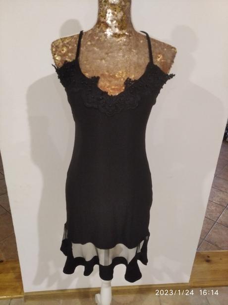 Krasne cierne saty s krajkou, s