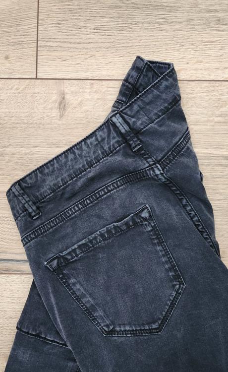 Zara ciernosede kapsace, zara,xs