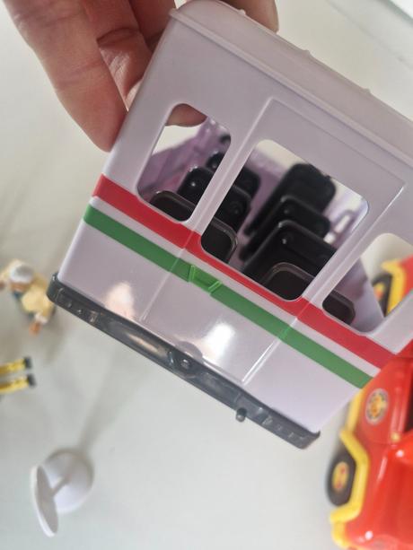 Autobus požiarnik sam, 