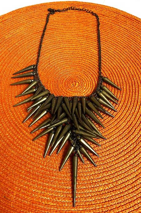 Rockový náhrdelník, 