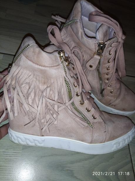 Ruzove platformy, veľkosť 37, 37