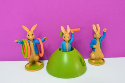 Mcdonalds hračky peter rabbit, 