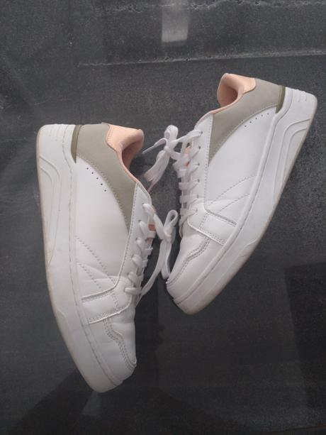 Botasky, deichmann,38