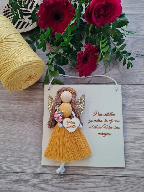 Tabuľka pre pani učiteľku, vychovávateľku makrame, 