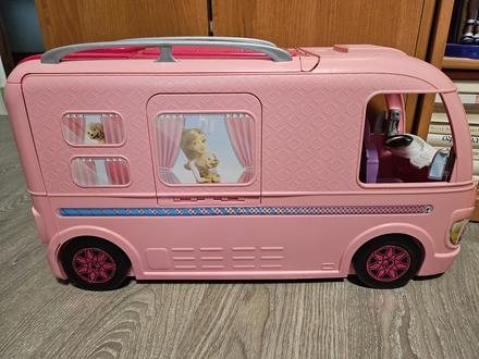 Barbie karavan,