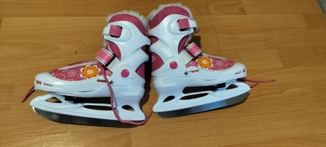 Dievčenské ľadové korčule, 31