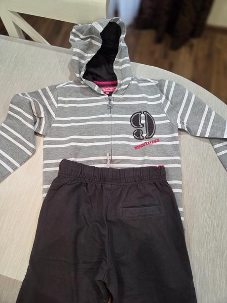 Tepláková súprava, 128