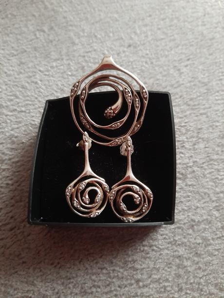 Predám strieborné náušnice s príveskom., 