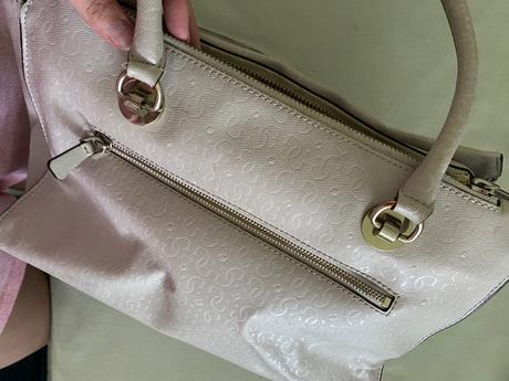 Kabelka guess, guess