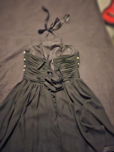 Krátke šaty na oslavu, s