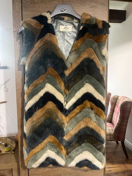 Dámska vesta značka urbancode veľkosť 8, s