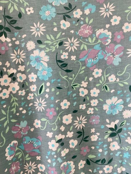 Šaty s kvietkami, l