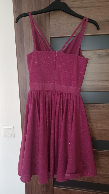 Spoločenské šaty, 32