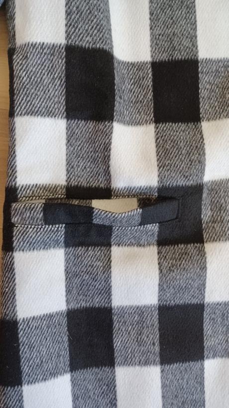 Prechodný čierno-biely kockovaný kabát, esmara,34