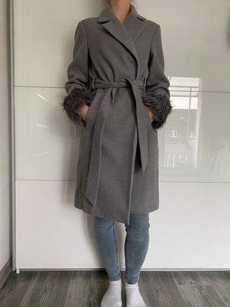 Šedý kabát, calliope,s