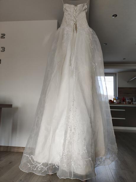Predám svadobné šaty, 38