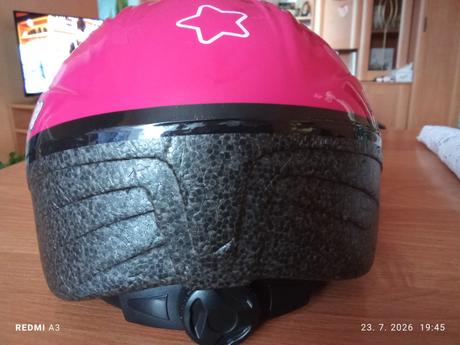 Cyklistická prilba, l