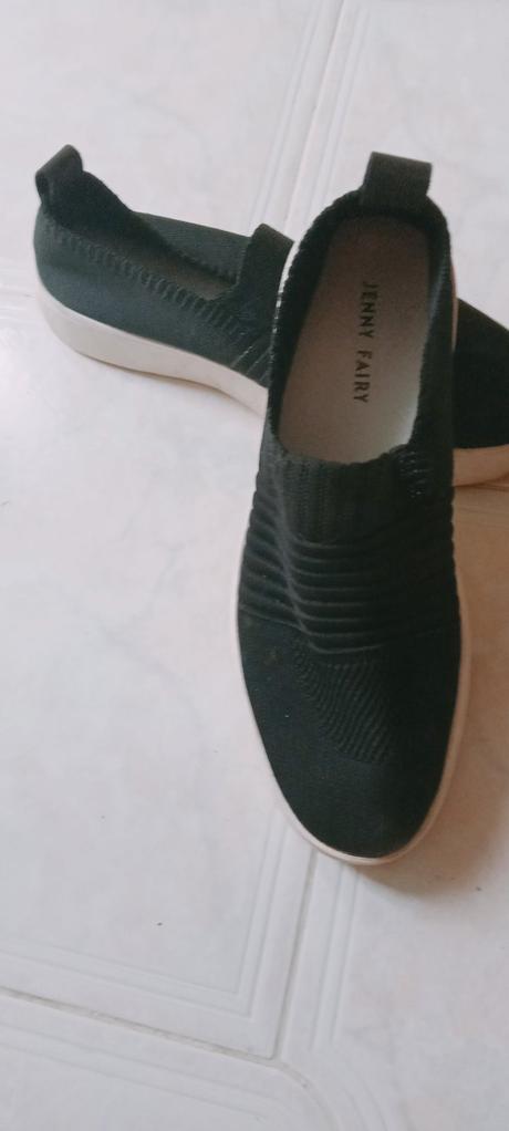 Čierna vychádzková obuv, 39