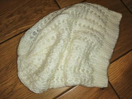 Nová pekná pletená čiapka, 
