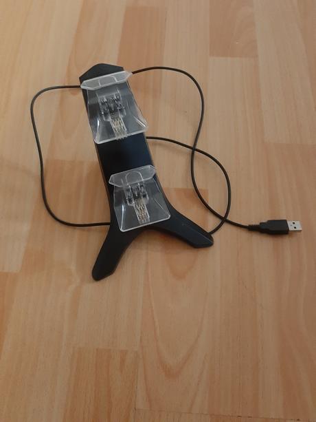 Nabíjačka stojan na ovladač, 