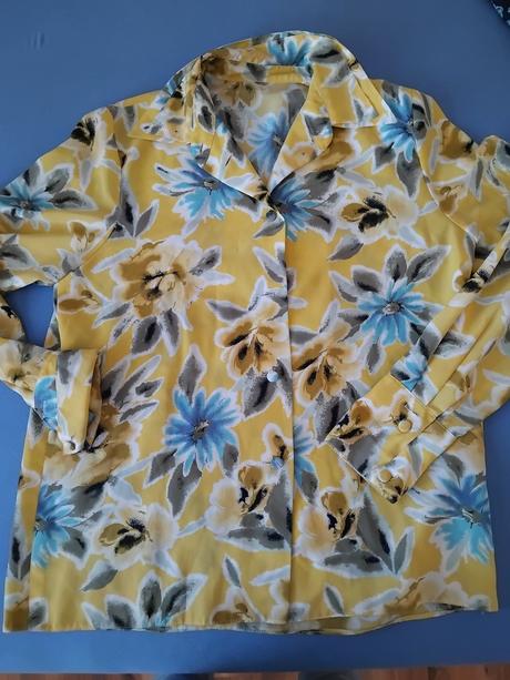 Zdravím blúzka s kvetmi, xl