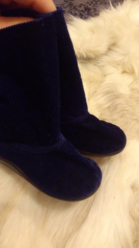 35 ročné papučky, 23