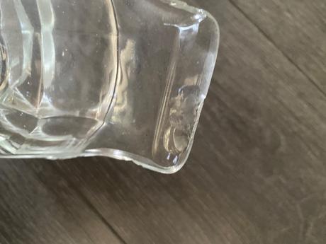 Sklenené strúhadlo na jablko,