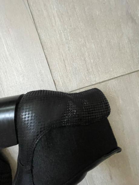 Kvalitné kotníkové čižmy, ara,40