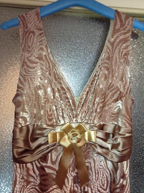 Spoločenské šaty, 44