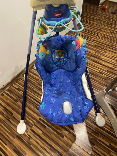 Hombalka, stolička ,prenosná postielka,