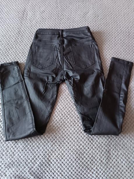 Kožené nohavice, 26