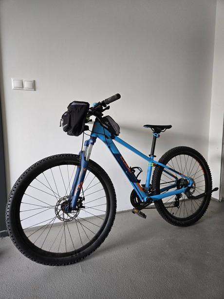 Horsky  bicykel  cube, 14